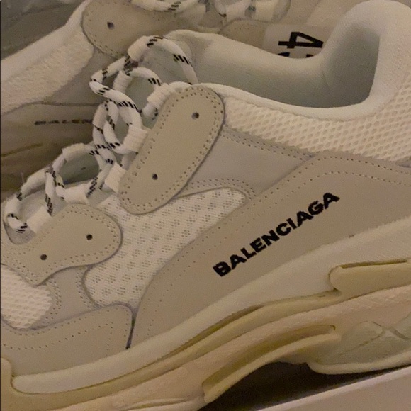 Shoes - Picture 4 of 4